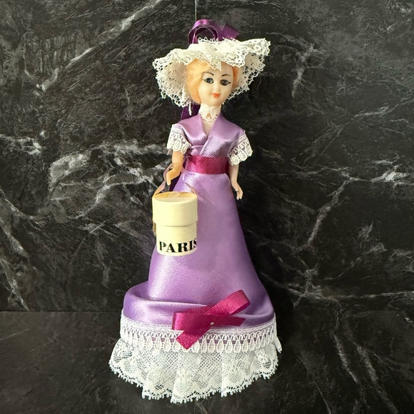 Blinking Eye Paris Doll - Picture 1 of 15